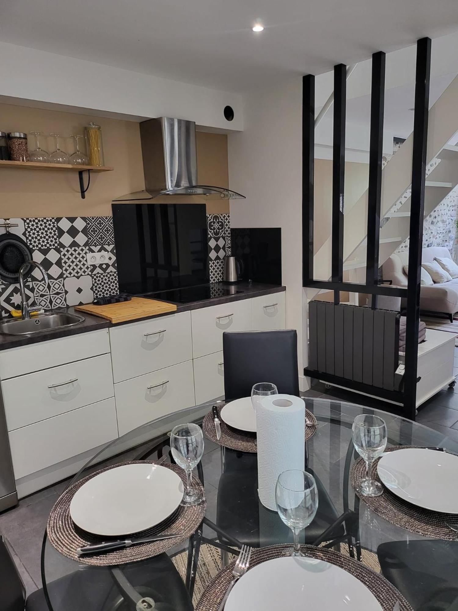 Le Patio - Appartement Calme - Hyper Centre Pau Luaran gambar