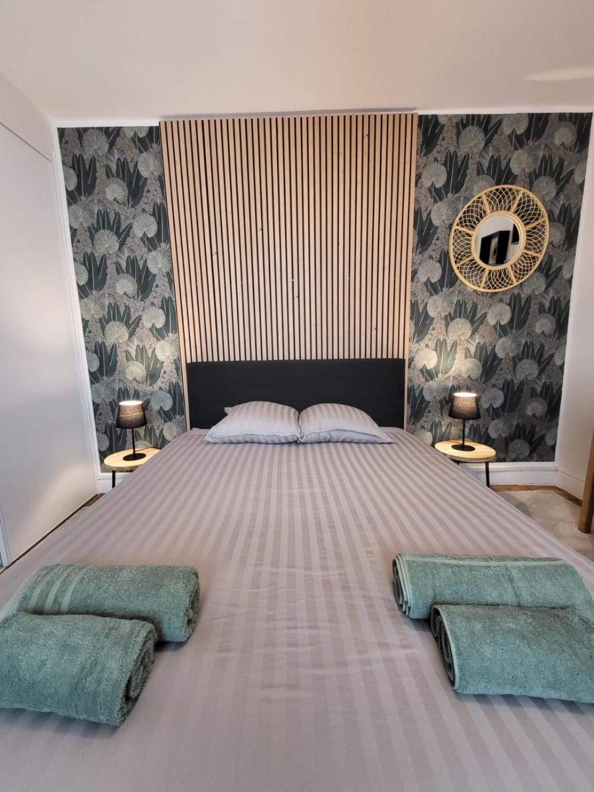 Le Patio - Appartement Calme - Hyper Centre Pau Luaran gambar